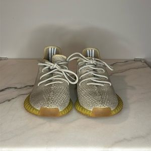 Adidas Yeezy Boost 350 V2 in Sesame